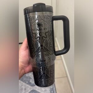 Stanley Halloween Quencher H2.0 FlowState 30oz Tumbler, DEADLY DAMASK
